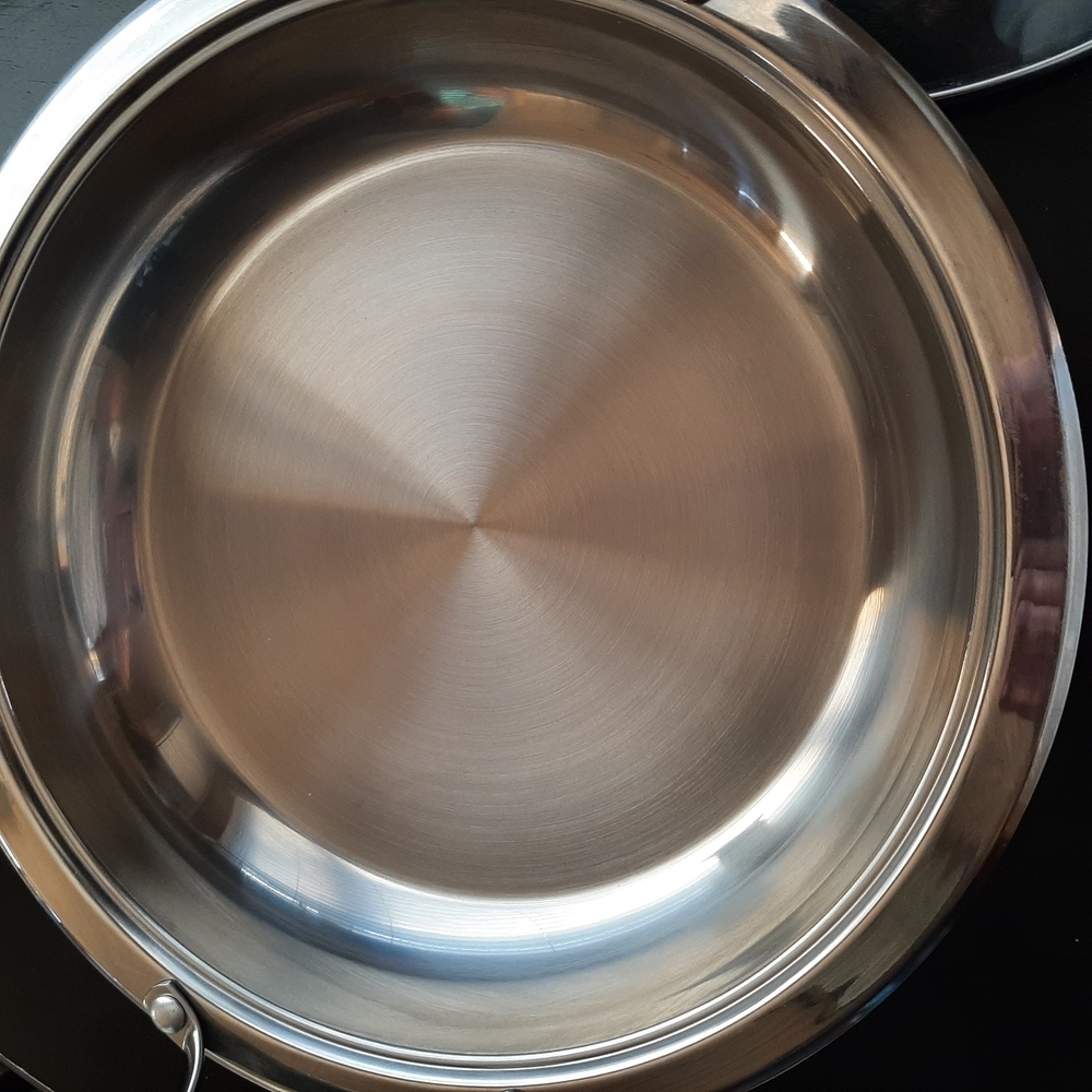 Wolfgang Puck Bistro Stainless Steel Buffet Server with Lid - Picture 3 of 4
